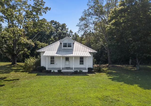 Photo 2 of Single family home for sale at 3 Albert Fentress Rd, Greenbrier, TN 37073 | MLS# 3599473 | Listing updated on 2026-10-01