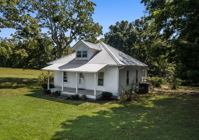 Photo 3 of Single family home for sale at 3 Albert Fentress Rd, Greenbrier, TN 37073 | MLS# 3599473 | Listing updated on 2026-10-01