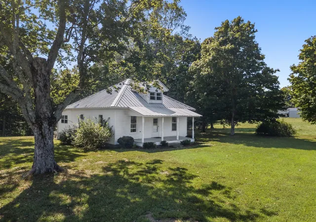 Photo 3 of Single family home for sale at 3 Albert Fentress Rd, Greenbrier, TN 37073 | MLS# 3599473 | Listing updated on 2026-10-01