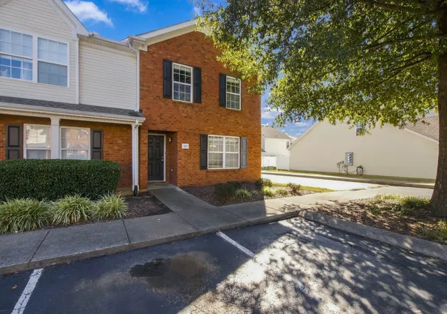 Photo 3 of Townhouse for sale at 1008 Sitting Bull Xing, Murfreesboro, TN 37128 | MLS# 3613228 | Listing updated on 2026-10-08