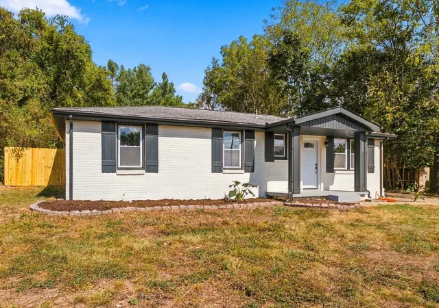 Photo 2 of Single family home for sale at 913 Bettie Dr, Old Hickory, TN 37138 | MLS# 3601328 | Listing updated on 2026-09-25