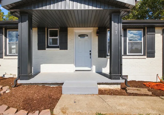 Photo 3 of Single family home for sale at 913 Bettie Dr, Old Hickory, TN 37138 | MLS# 3601328 | Listing updated on 2026-09-25