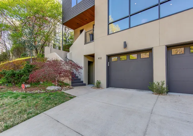 Photo 2 of Single family home for sale at 412 Valley Tr Dr, Nashville, TN 37221 | MLS# 3602733 | Listing updated on 2026-10-09