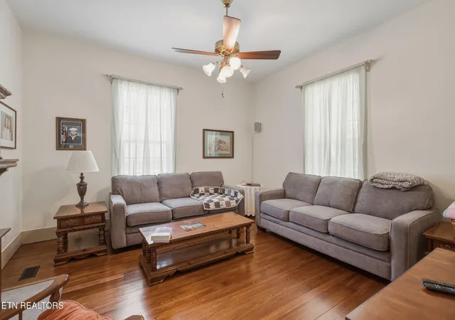 Photo 3 of Single family home for sale at 2549 Fenwood Dr, Knoxville, TN 37918 | MLS# 3599497 | Listing updated on 2026-09-26