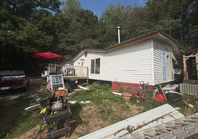 Photo 1 of Manufactured home for sale at 206 Ben Henry Rd, Harriman, TN 37748 | MLS# 3601278 | Listing updated on 2026-10-07