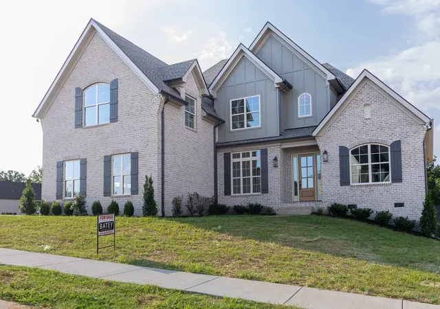 Single family home for sale at 100 Kirkwall Ct, Hendersonville, TN 37075 | MLS# 3601393