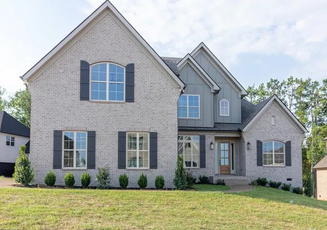 Photo 2 of Single family home for sale at 100 Kirkwall Ct, Hendersonville, TN 37075 | MLS# 3601393 | Listing updated on 2026-10-02
