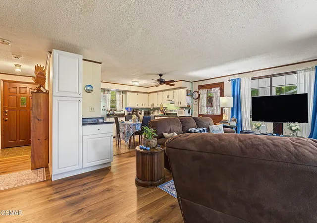 Photo 3 of Single family home for sale at 1131 Tanrac Trl, Gatlinburg, TN 37738 | MLS# 3601267 | Listing updated on 2026-09-25