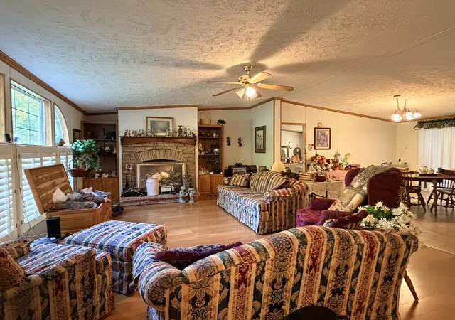 Photo 2 of Manufactured home for sale at 561 Mans Holw Rd, Kingston, TN 37763 | MLS# 3601309 | Listing updated on 2026-09-25