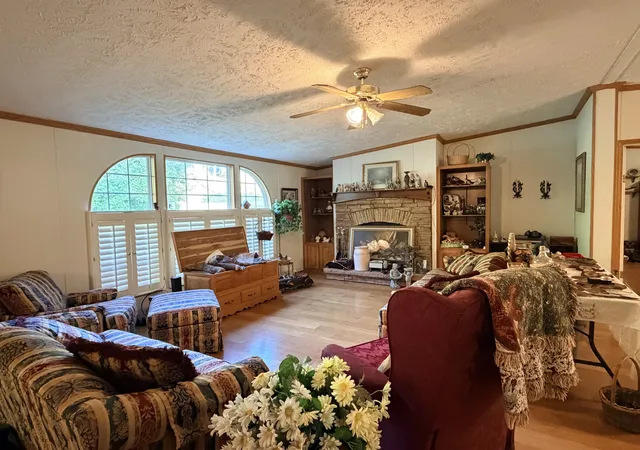 Photo 3 of Manufactured home for sale at 561 Mans Holw Rd, Kingston, TN 37763 | MLS# 3601309 | Listing updated on 2026-09-25