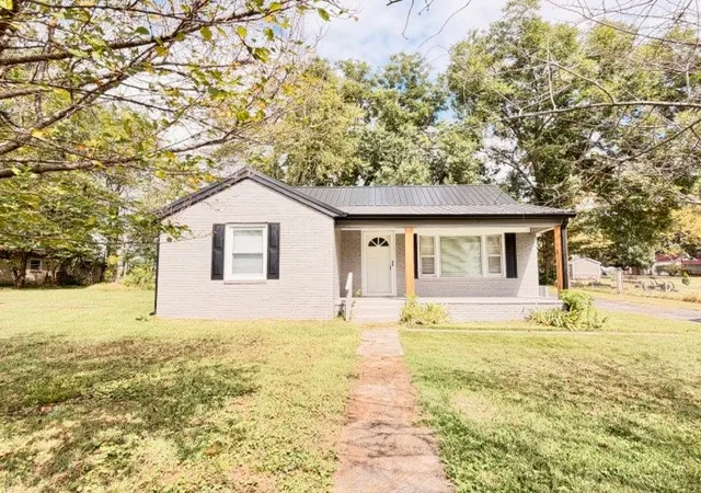 Photo 1 of Single family home for sale at 205 Alabama St, Huntland, TN 37345 | MLS# 3601283 | Listing updated on 2026-09-25