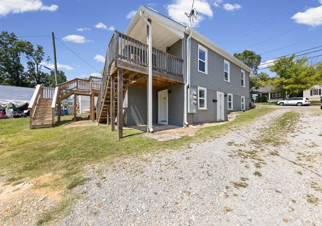 Photo 2 of Multi family home for sale at 810 Woodmont Blvd, Clarksville, TN 37040 | MLS# 3601330 | Listing updated on 2026-09-25