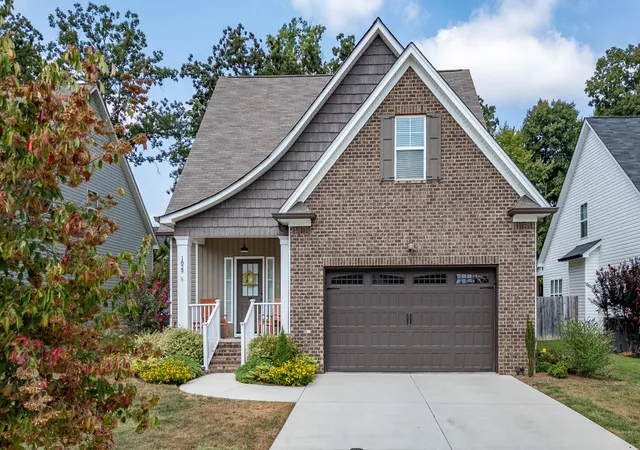 Photo 1 of Single family home for sale at 1829 Oakvale Dr, Chattanooga, TN 37421 | MLS# 3601282 | Listing updated on 2026-09-25