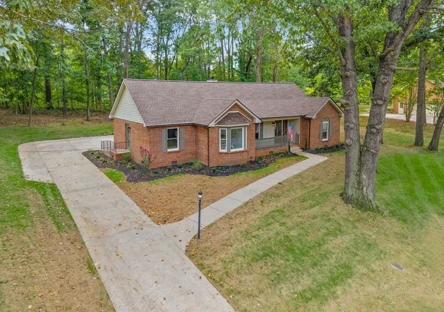 Photo 1 of Single family home for sale at 930 Ridgewood Dr, Clarksville, TN 37043 | MLS# 3601344 | Listing updated on 2026-09-25