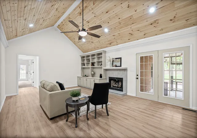 Photo 4 of Single family home for sale at 930 Ridgewood Dr, Clarksville, TN 37043 | MLS# 3601344 | Listing updated on 2026-09-25