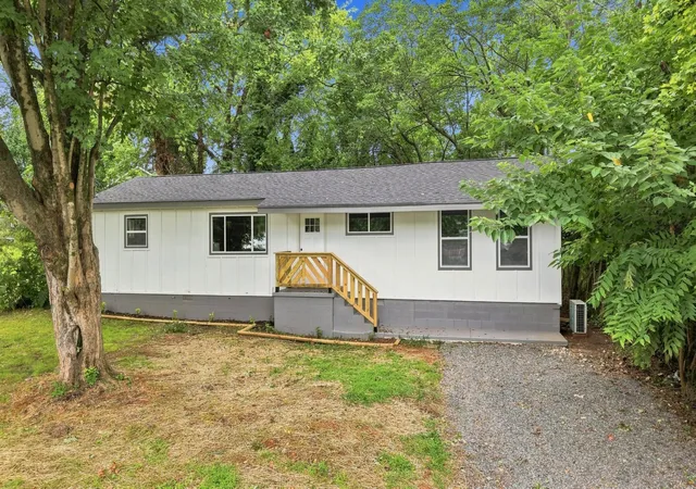 Single family home for sale at 260 Lang St SE, Cleveland, TN 37311 | MLS# 3601319