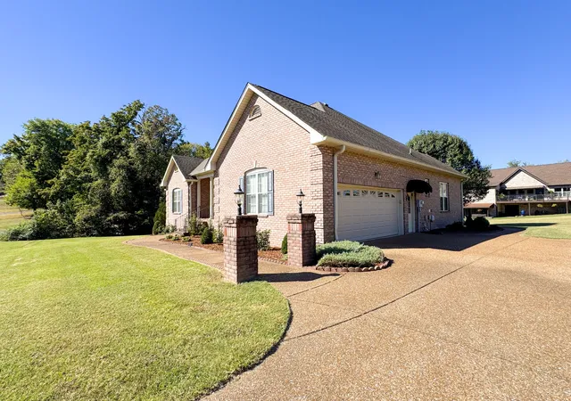 Photo 4 of Single family home for sale at 340 Woodlands Dr, Gallatin, TN 37066 | MLS# 3602256 | Listing updated on 2026-09-29