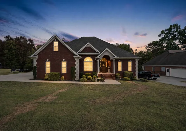 Photo 1 of Single family home for sale at 106 Stonegate Cir, Shelbyville, TN 37160 | MLS# 3601362 | Listing updated on 2026-10-05