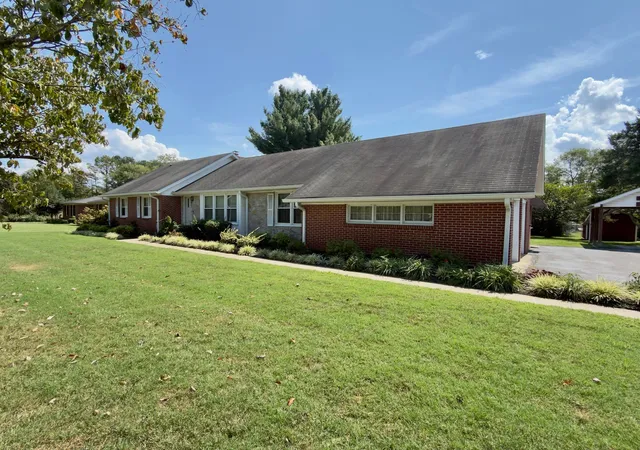 Photo 1 of Single family home for sale at 1807 Haynes Dr, Murfreesboro, TN 37129 | MLS# 3601368 | Listing updated on 2026-09-25