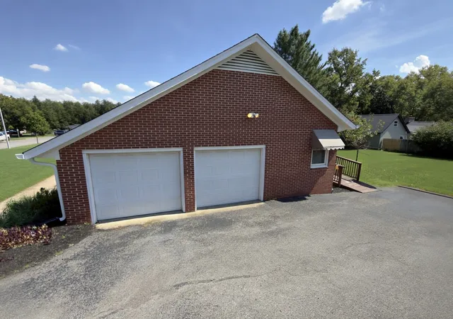 Photo 2 of Single family home for sale at 1807 Haynes Dr, Murfreesboro, TN 37129 | MLS# 3601368 | Listing updated on 2026-09-25