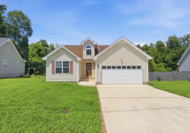 Photo 1 of Single family home for sale at 1295 Keech Dr, Clarksville, TN 37042 | MLS# 3601358 | Listing updated on 2026-09-25