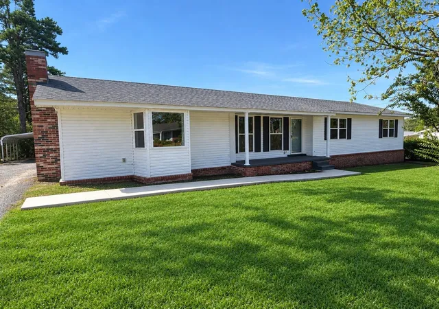 Photo 1 of Single family home for sale at 260 Barker Dr, Savannah, TN 38372 | MLS# 3601354 | Listing updated on 2026-10-05