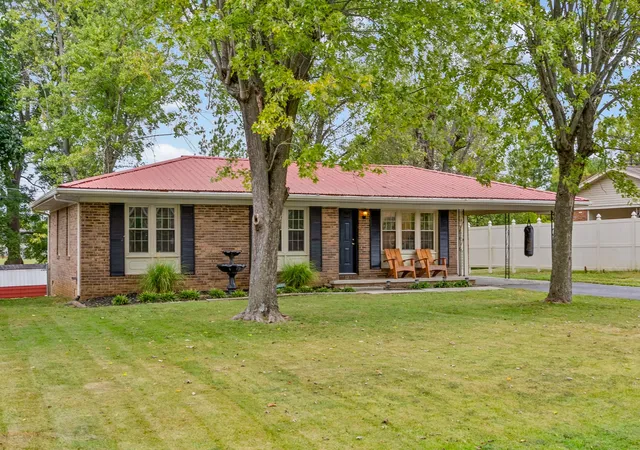 Photo 1 of Single family home for sale at 426 Colonial Ter, Hopkinsville, KY 42240 | MLS# 3601421 | Listing updated on 2026-09-25