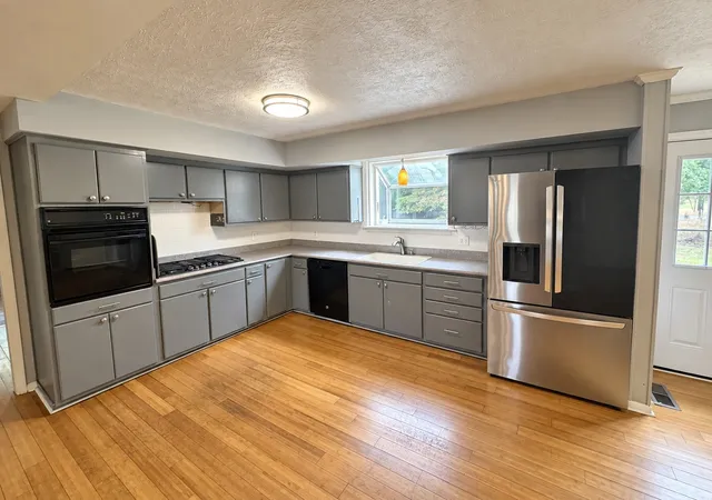 Photo 4 of Single family home for sale at 4059 Lake Pkwy, Hermitage, TN 37076 | MLS# 3601484 | Listing updated on 2026-10-10
