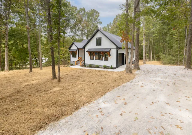 Photo 2 of Single family home for sale at 659 Switzerland Rd, Hohenwald, TN 38462 | MLS# 3602067 | Listing updated on 2026-09-28