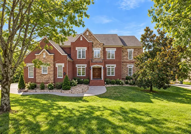 Photo 1 of Mansion for sale at 6876 Walnut Hills Dr, Brentwood, TN 37027 | MLS# 3602262 | Listing updated on 2026-10-01