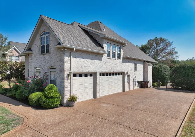 Photo 3 of Single family home for sale at 1040 Somerset Downs Blvd, Hendersonville, TN 37075 | MLS# 3601567 | Listing updated on 2026-10-06