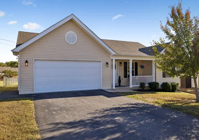 Photo 1 of Single family home for sale at 1980 Spears Ln, Columbia, TN 38401 | MLS# 3602278 | Listing updated on 2026-10-07