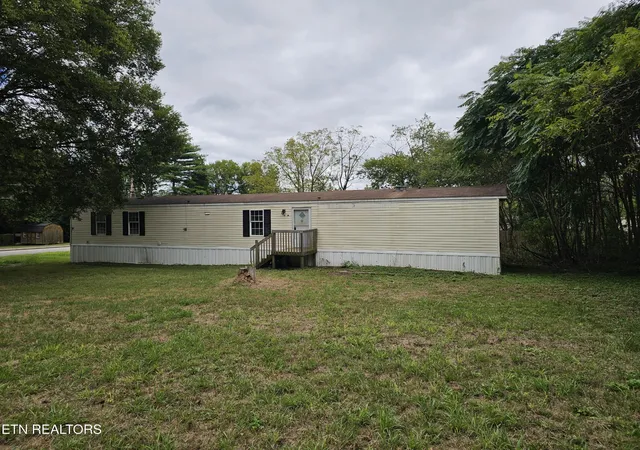 Photo 3 of Manufactured home for sale at 627 W Strang St, Rockwood, TN 37854 | MLS# 3601485 | Listing updated on 2026-09-26