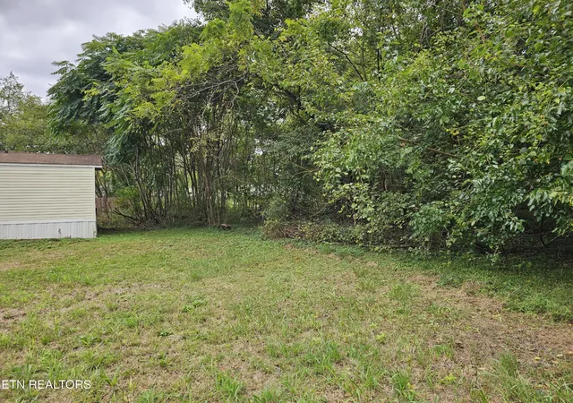 Photo 3 of Manufactured home for sale at 627 W Strang St, Rockwood, TN 37854 | MLS# 3601485 | Listing updated on 2026-09-26