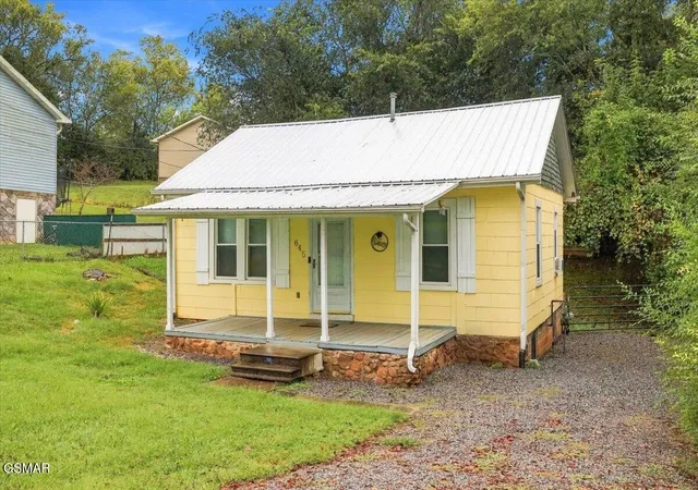 Photo 2 of Single family home for sale at 645 8th Street, Newport, TN 37821 | MLS# 3601489 | Listing updated on 2026-09-26