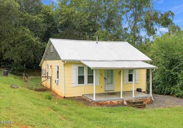 Photo 3 of Single family home for sale at 645 8th Street, Newport, TN 37821 | MLS# 3601489 | Listing updated on 2026-09-26
