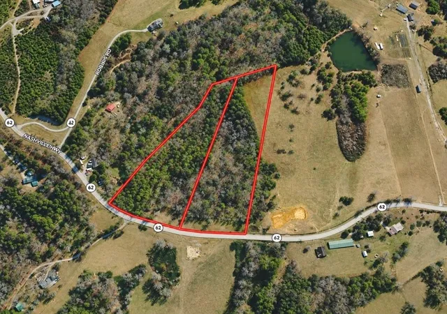 Photo 2 of Land for sale at 2 Nashville Hwy, Deer Lodge, TN 37726 | MLS# 3601875 | Listing updated on 2026-10-09