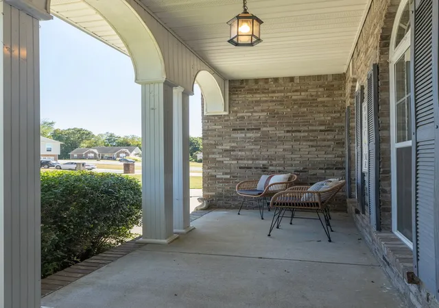 Photo 3 of Single family home for sale at 126 W Observatory Dr, Clarksville, TN 37040 | MLS# 3603553 | Listing updated on 2026-10-04