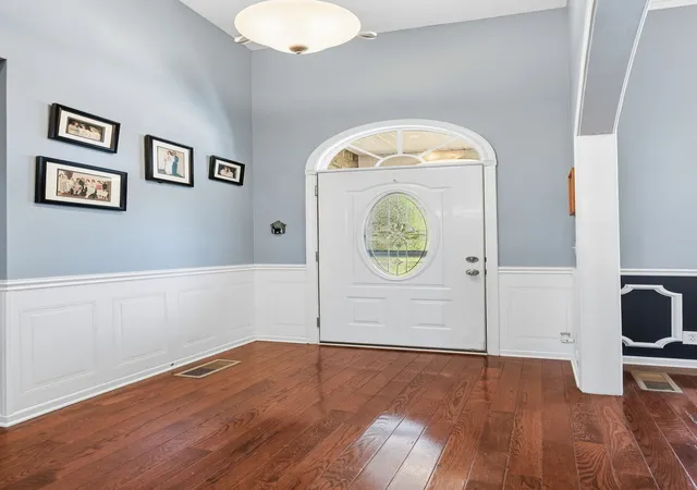 Photo 4 of Single family home for sale at 126 W Observatory Dr, Clarksville, TN 37040 | MLS# 3603553 | Listing updated on 2026-10-04