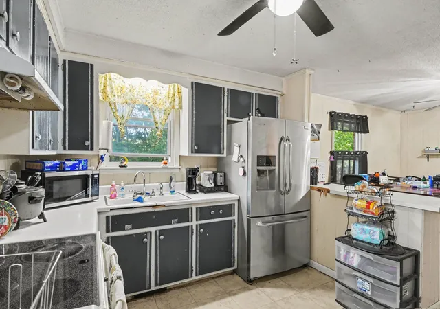 Photo 3 of Single family home for sale at 1511 Linden Dr, Clarksville, TN 37042 | MLS# 3602949 | Listing updated on 2026-09-30