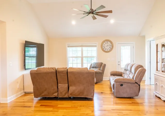Photo 2 of Single family home for sale at 3 Browning Dr, Fayetteville, TN 37334 | MLS# 3602618 | Listing updated on 2026-09-29