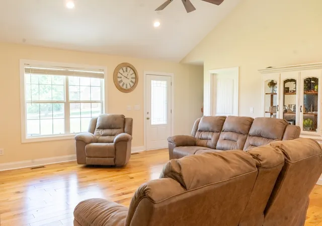 Photo 3 of Single family home for sale at 3 Browning Dr, Fayetteville, TN 37334 | MLS# 3602618 | Listing updated on 2026-09-29