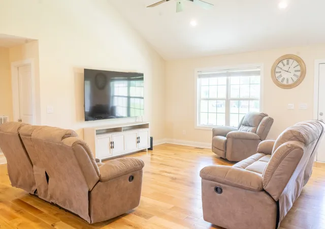 Photo 3 of Single family home for sale at 3 Browning Dr, Fayetteville, TN 37334 | MLS# 3602618 | Listing updated on 2026-09-29