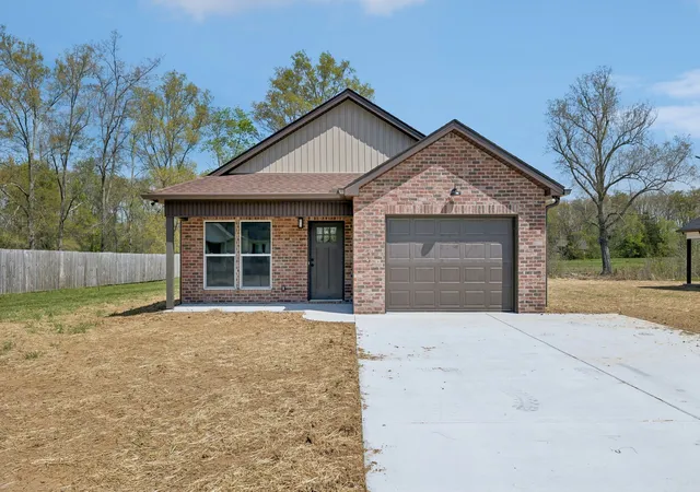 Photo 2 of Single family home for sale at 242 Green Meadow Dr, Smithville, TN 37166 | MLS# 3610230 | Listing updated on 2026-10-02