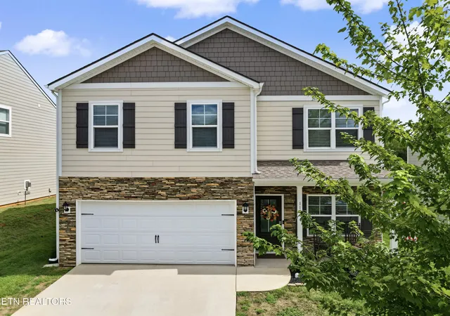 Photo 1 of Single family home for sale at 1121 Mill Crk Dr, Loudon, TN 37774 | MLS# 3601550 | Listing updated on 2026-09-28
