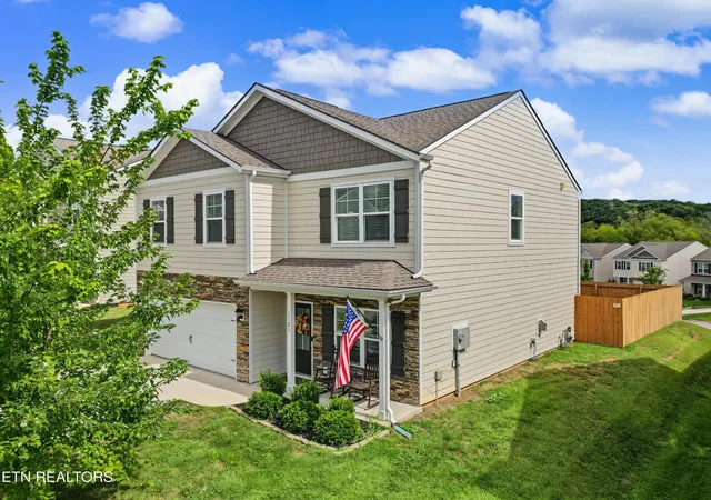 Photo 3 of Single family home for sale at 1121 Mill Crk Dr, Loudon, TN 37774 | MLS# 3601550 | Listing updated on 2026-09-28