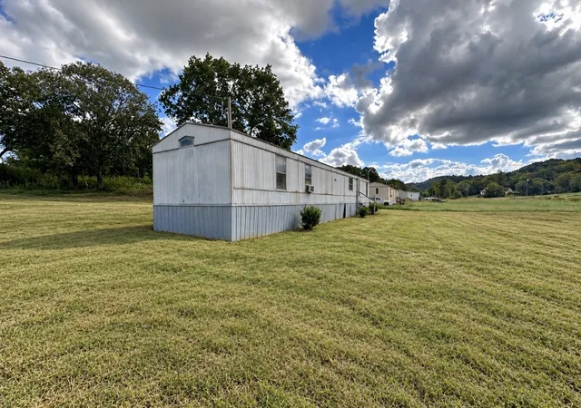 Photo 1 of Manufactured home for sale at 8 Young Btm Ln, Buffalo Valley, TN 38548 | MLS# 3601562 | Listing updated on 2026-09-29