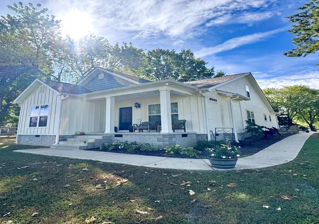 Single family home for sale at 400 Carrie Ln, Loretto, TN 38469 | MLS# 3601576