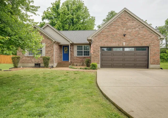 Single family home for sale at 7107 Clearview Dr, Fairview, TN 37062 | MLS# 3612869