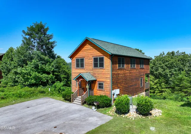 Photo 3 of Single family home for sale at 770 Park Vista Way, Gatlinburg, TN 37738 | MLS# 3601564 | Listing updated on 2026-10-08